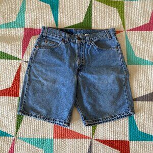 Vintage Levi 550 shorts waist 31"